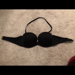 Victoria’s Secret bombshell swim top